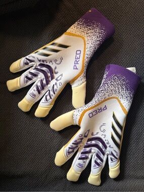 adidas Predator Pro Hybrid Goalkeeper Gloves